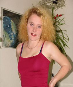 <p class='ppt-number'> 221 779 + PIN 383</p><p class='ppt-pricing-de'>1,99 Euro/Min.</p>