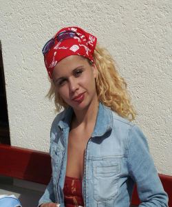 <p class='ppt-number'>221 779 + PIN 383</p><p class='ppt-pricing-de'>1,99 Euro/Min.</p>