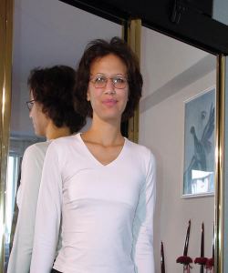 <p class='ppt-number'> 221 779 + PIN 383</p><p class='ppt-pricing-de'>1,99 Euro/Min.</p>