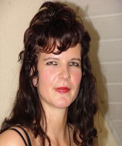 <p class='ppt-number'> 221 779 + PIN 383</p><p class='ppt-pricing-de'>1,99 Euro/Min.</p>