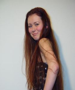 <p class='ppt-number'>221 779 + PIN 383</p><p class='ppt-pricing-de'>1,99 Euro/Min.</p>